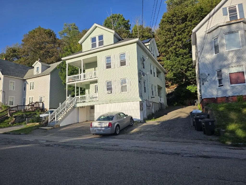 190 Pine St, Gardner