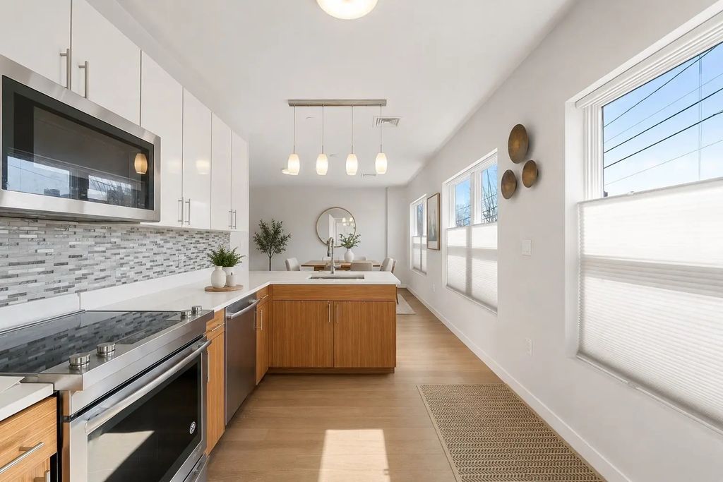 999 Hancock Street #209, Quincy