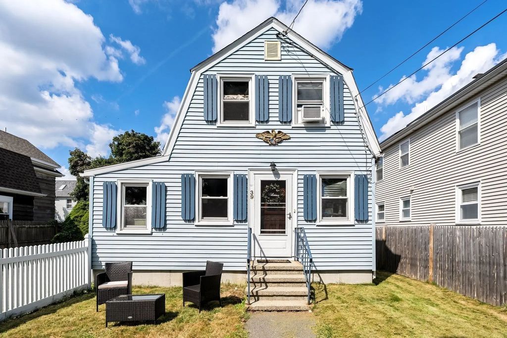 39 Macy St, Quincy