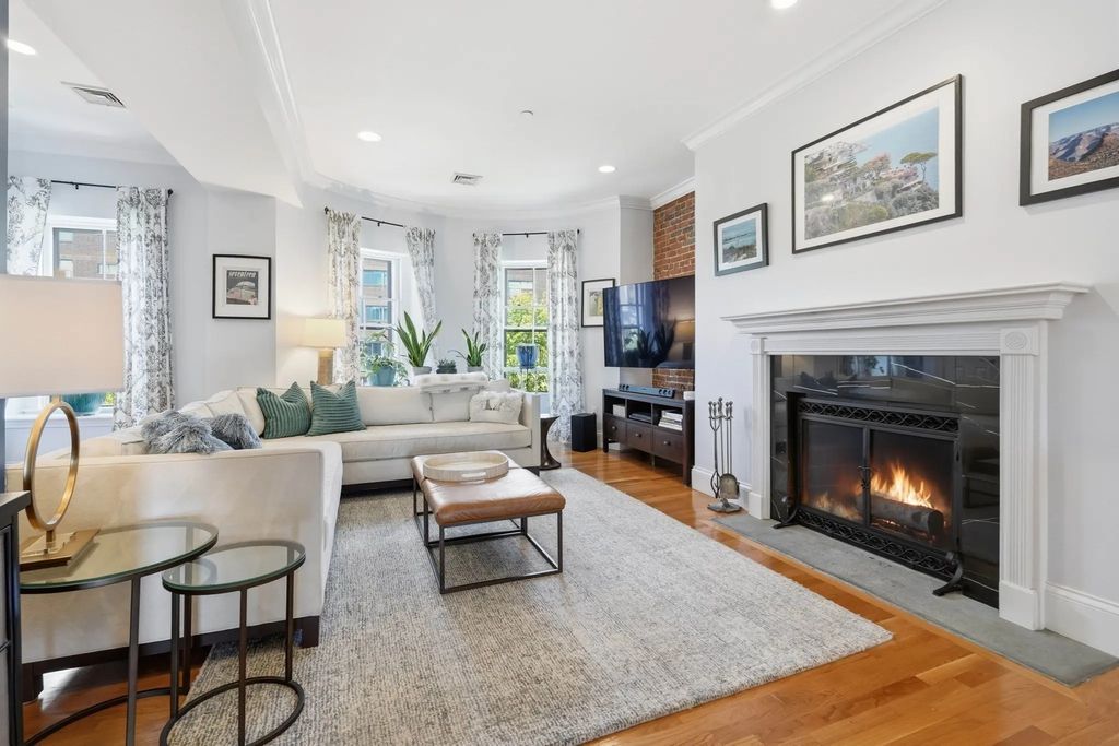 754 Tremont St #4, Boston