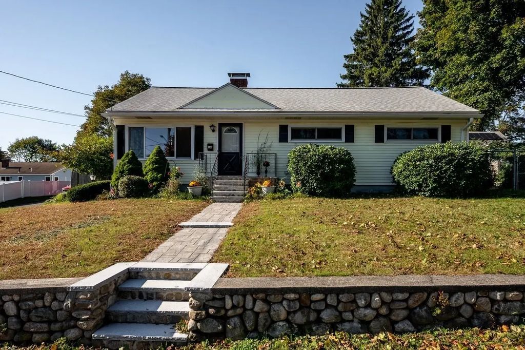 14 Coronet Ave, Methuen