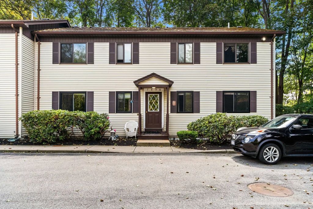16 Cleveland Place #8, Gloucester