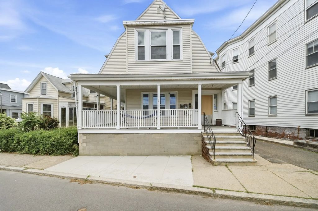 32 Irwin St, Winthrop