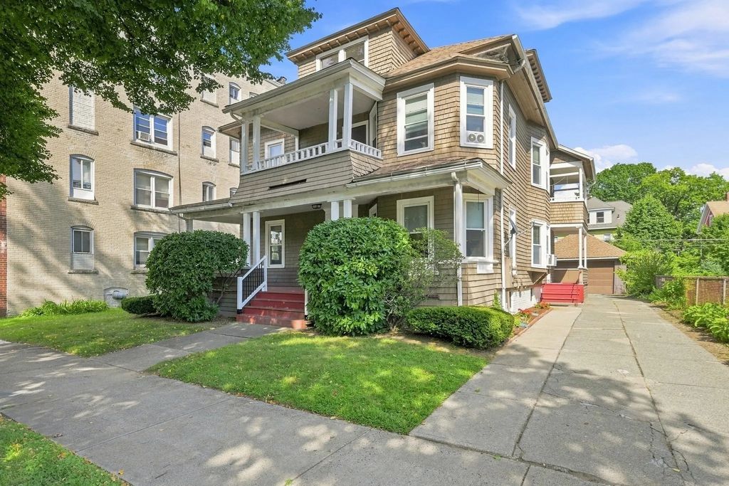33 Kenwood Ter, Springfield