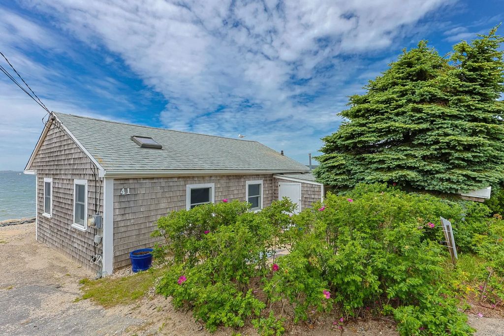 41 Seconsett Island Rd, Mashpee