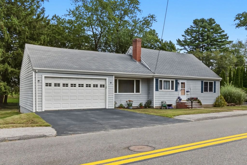 11 Grover St, Beverly