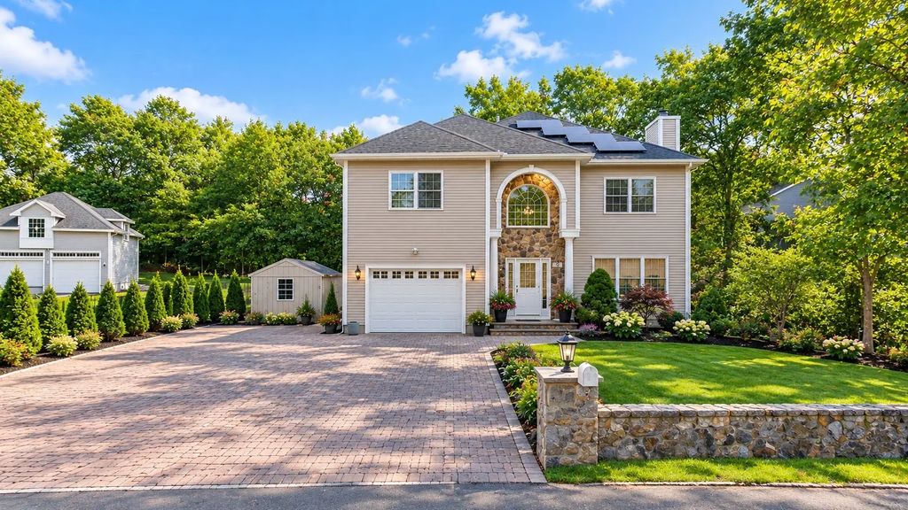 33 Woodland Ave, Saugus