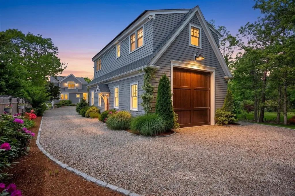 357 Monomoscoy Rd, Mashpee