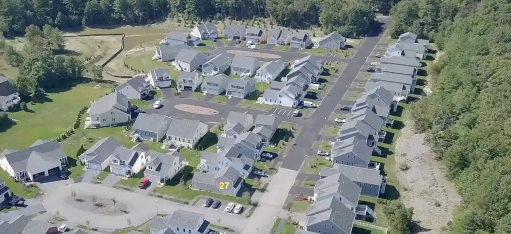 27 Tea Party Circle #27, Holden