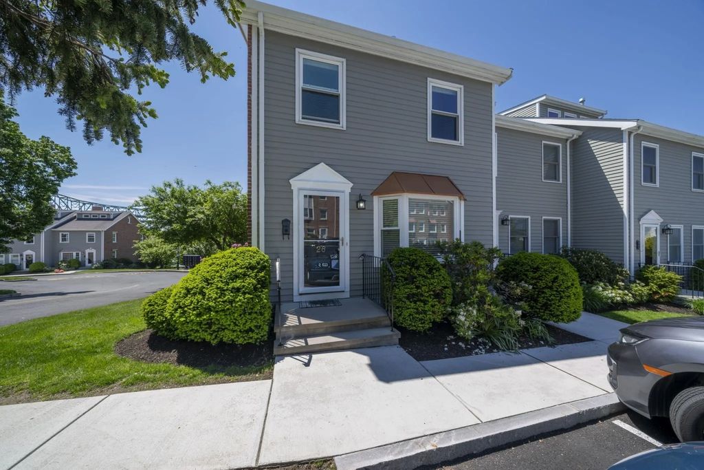 26 Breakwater Dr #26, Chelsea