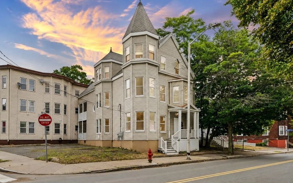 162 Washington St, Lynn