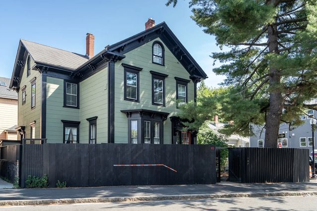 102 River St #2, Cambridge
