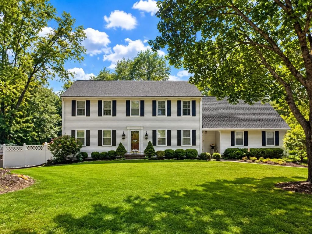 12 Tallard Rd, Westford