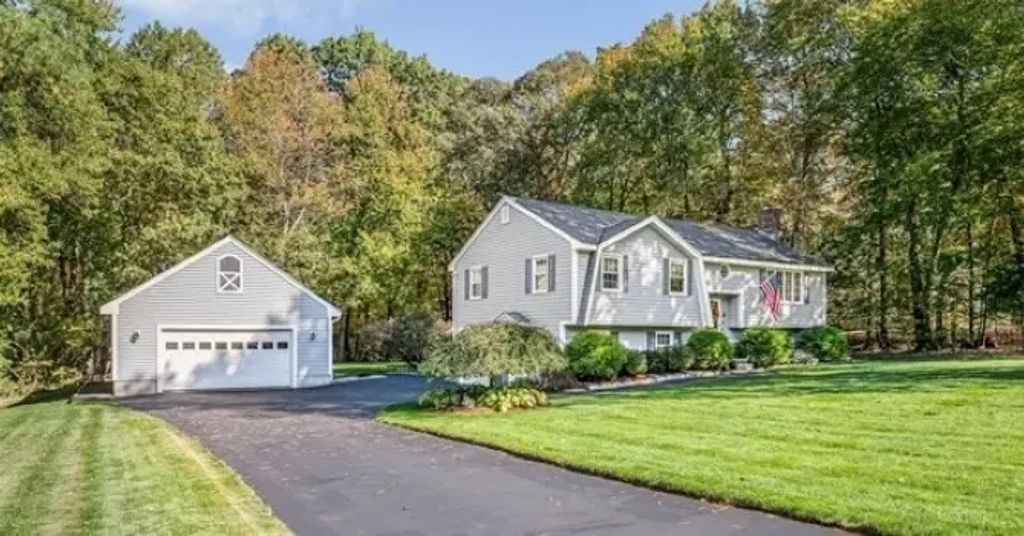 83 Black Oak Lane, Dracut