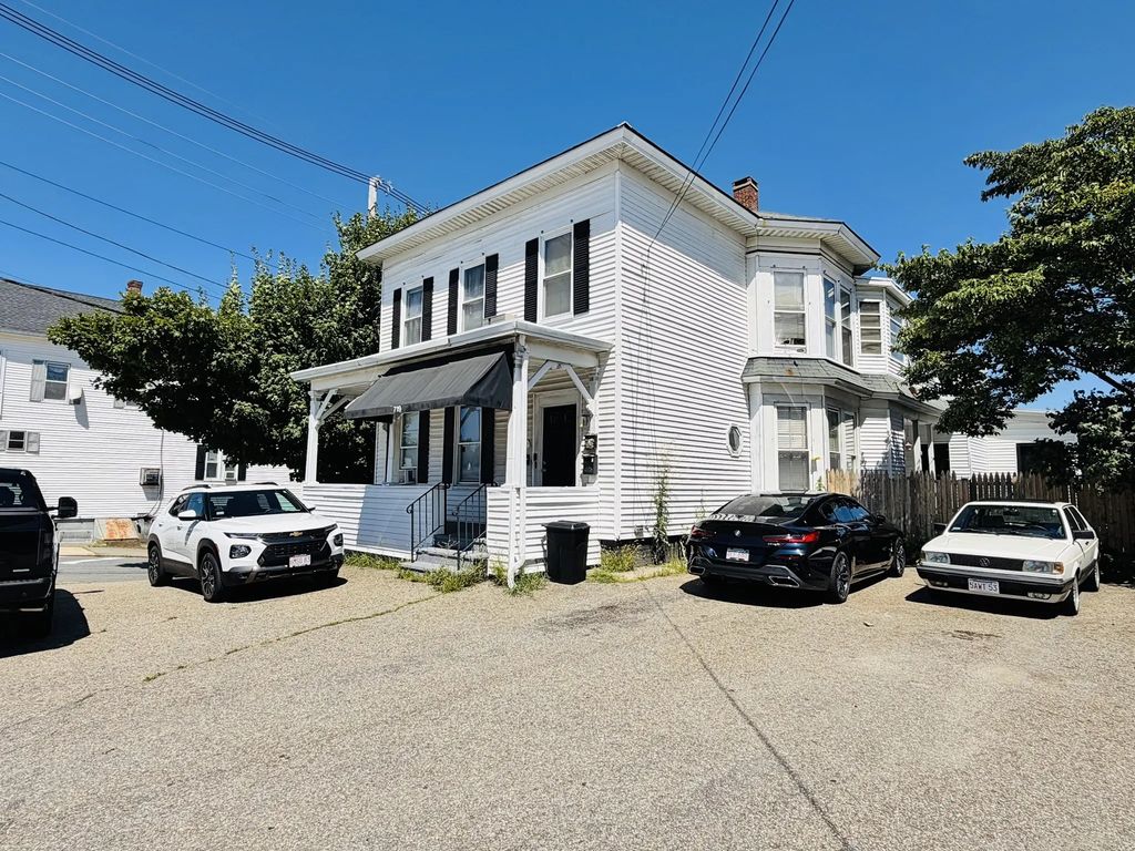 719 Main St, Clinton