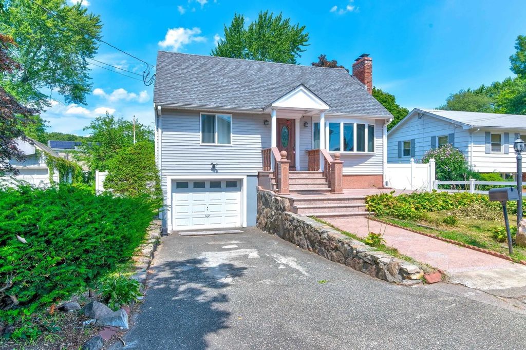 63 Dickerman Ln, Braintree