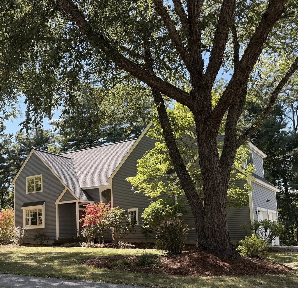 136 Davis Road, Acton