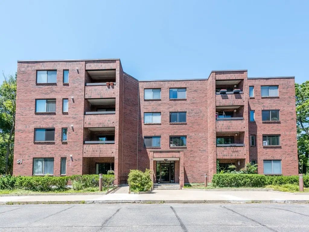 51 John #303, Brookline