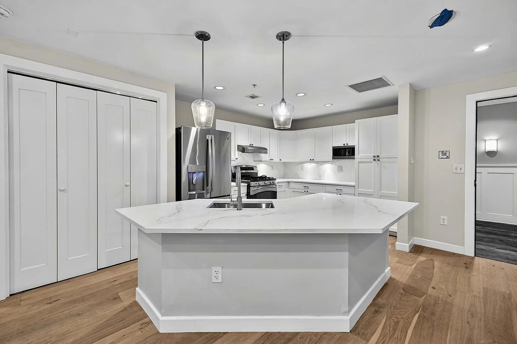 132 Chief Justice Cushing Hwy #212, Cohasset