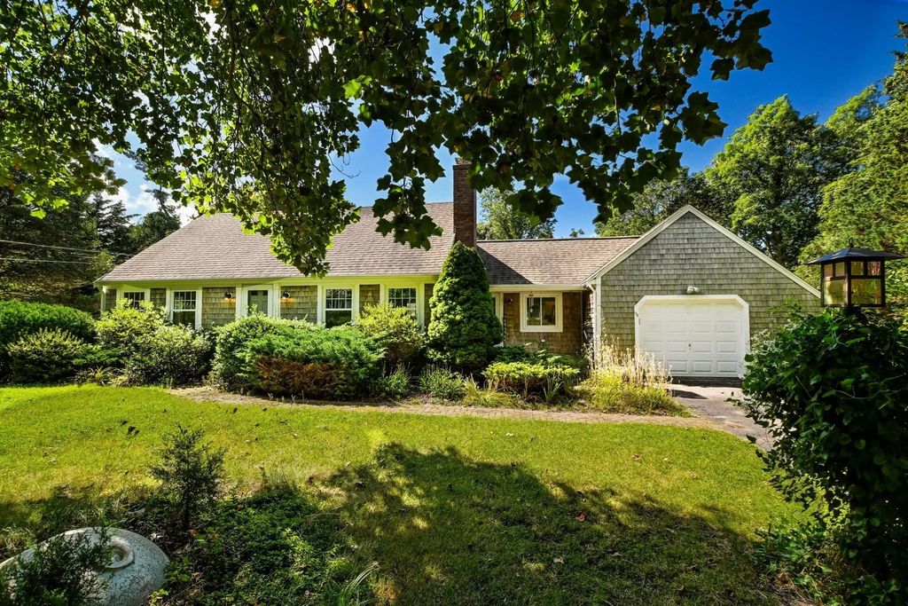 34 Bob White Ln, Falmouth