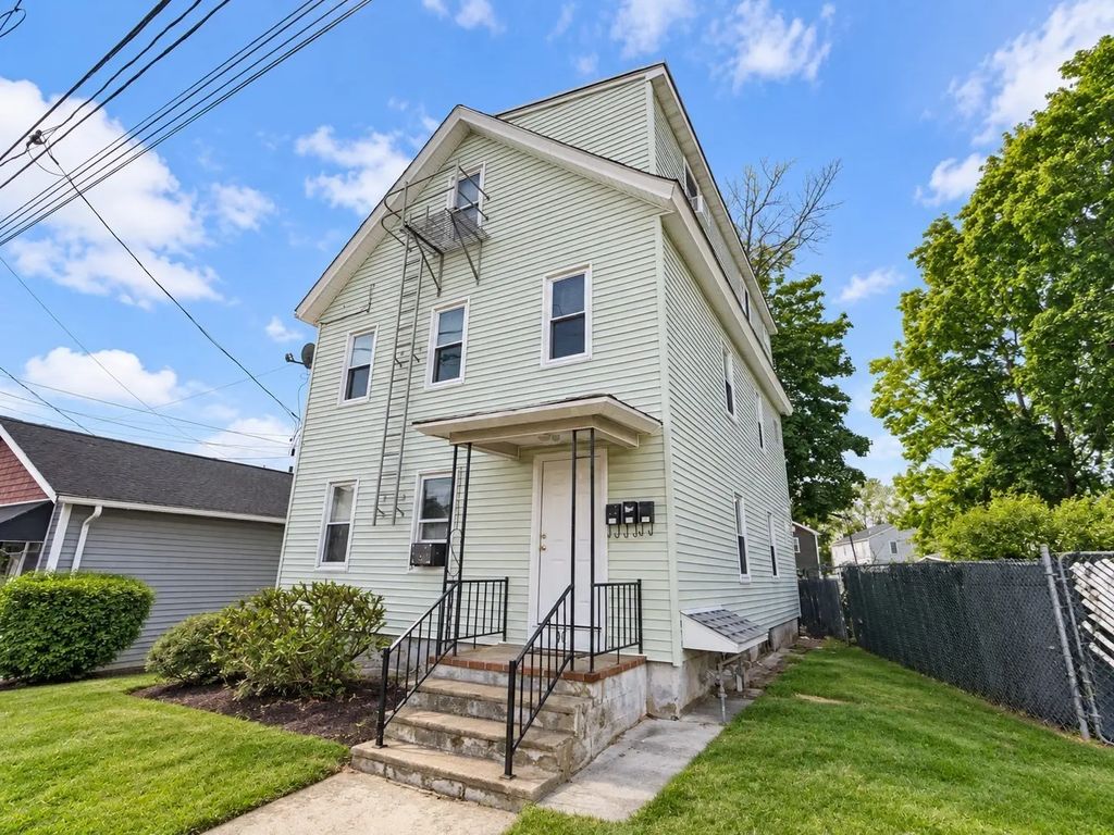 99 Winthrop St, Taunton