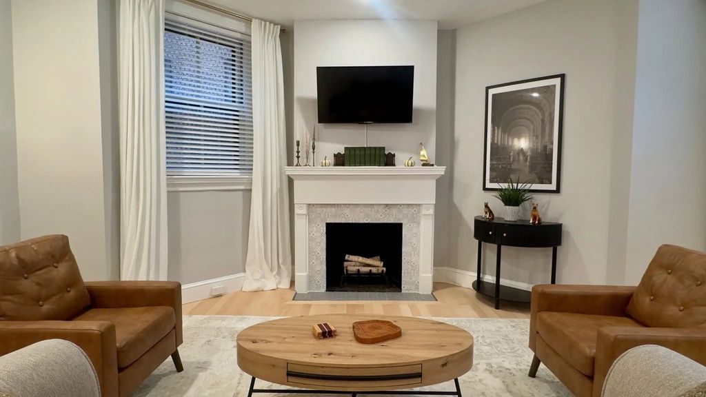 135 Marlborough #2, Boston