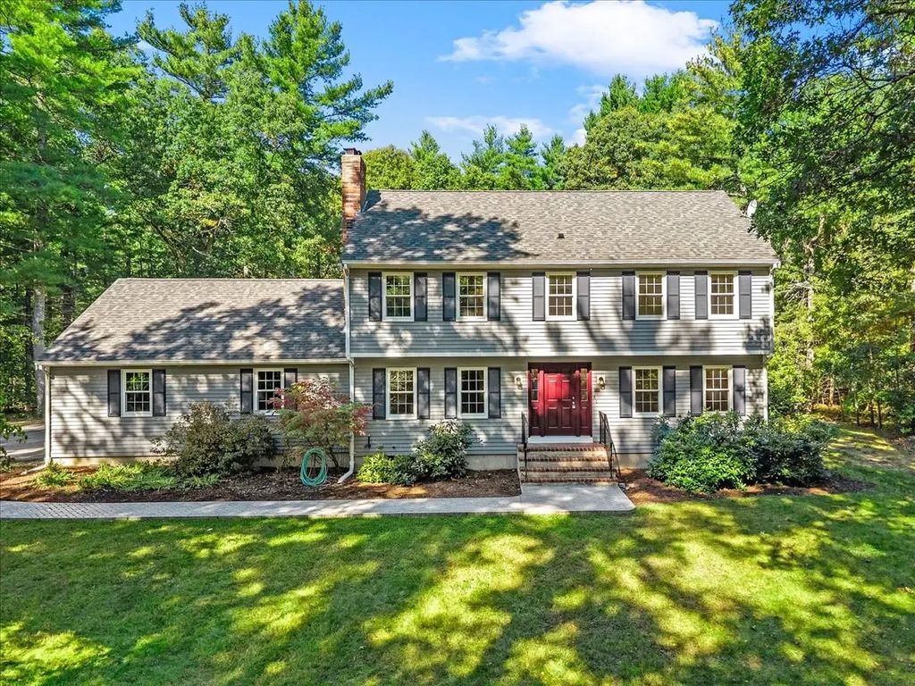 6 Holloway Brook Rd, Lakeville