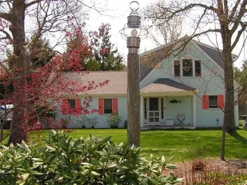 32 Thomas Path, Yarmouth