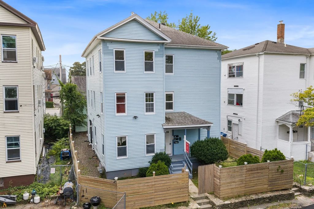 5 Freeland Ter, Worcester