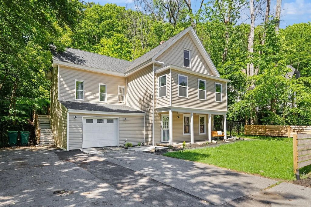 155 River St, Winchendon