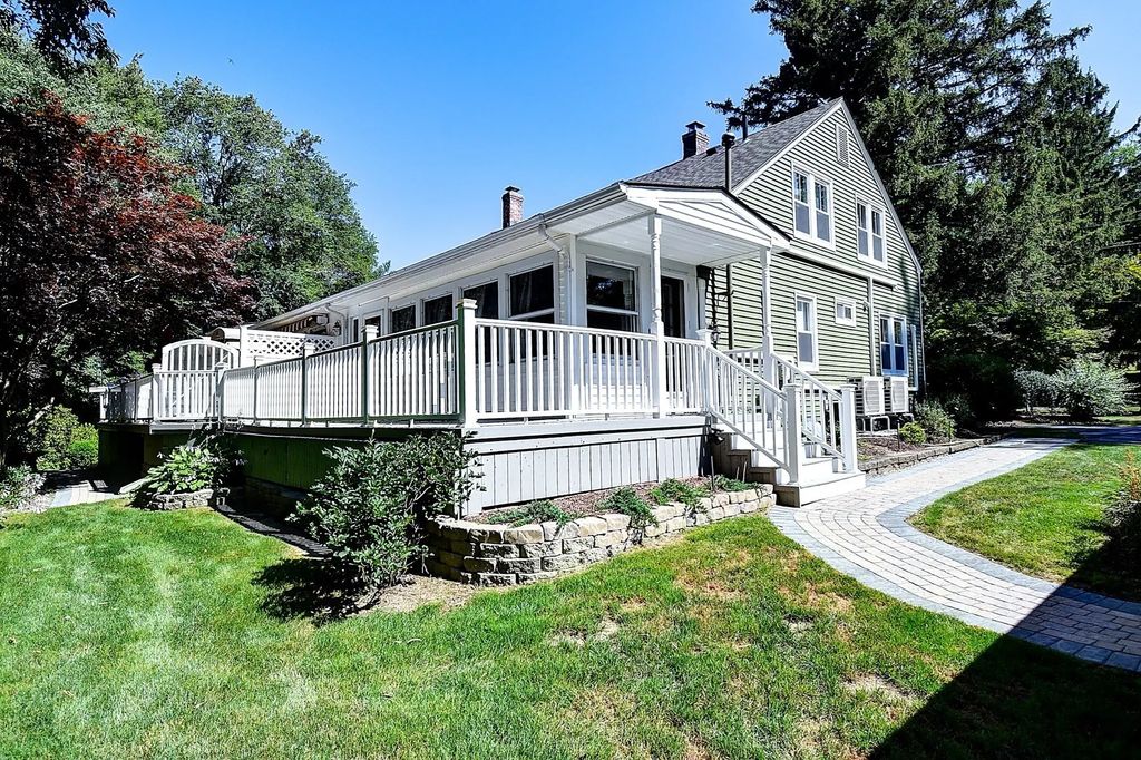 647 Main Street #a, Oxford