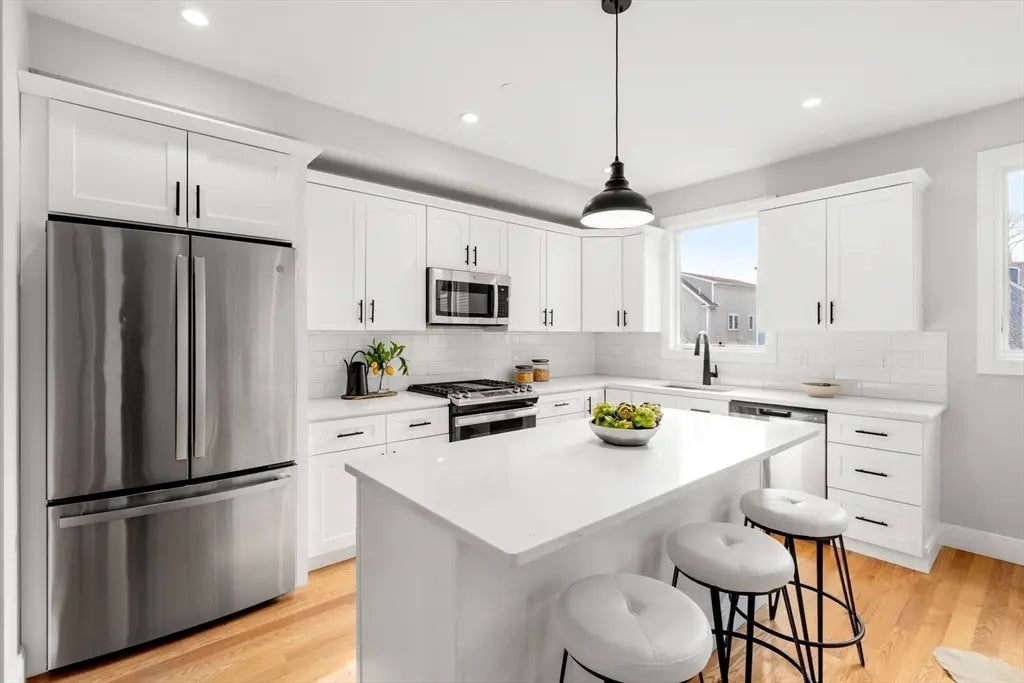 123-125 Centre St #th4, Boston