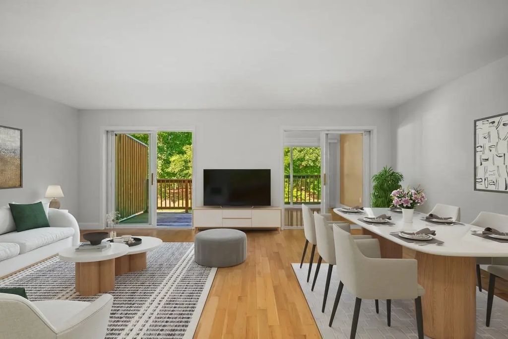 4 Mayberry Dr #e, Westborough