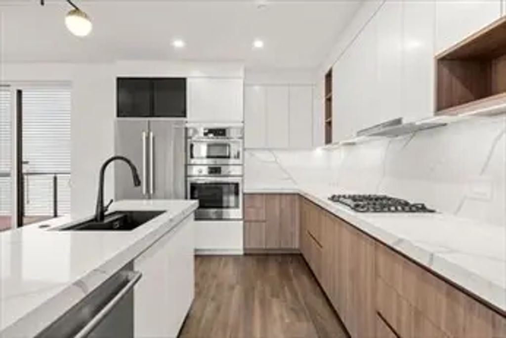 29 Woodford #3, Boston