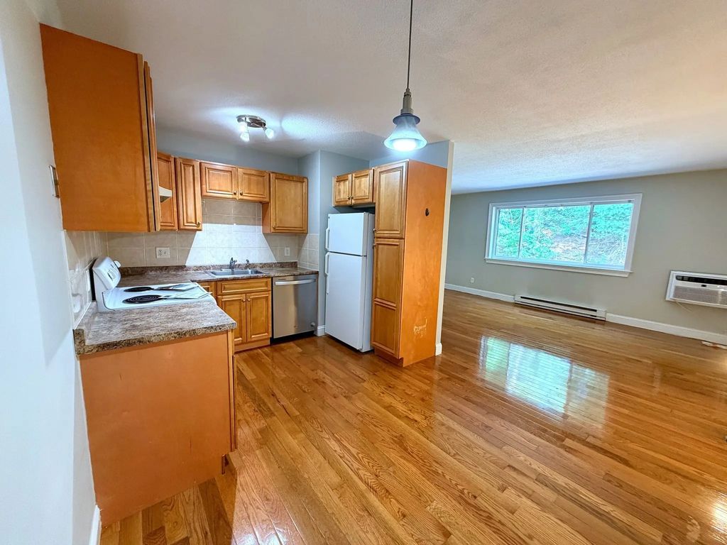 75 Nicholas Rd #g, Framingham