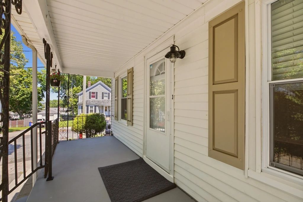 225 Mount Pleasant St, Fall River