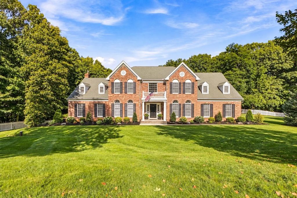 53 Greenwood Road, Hopkinton