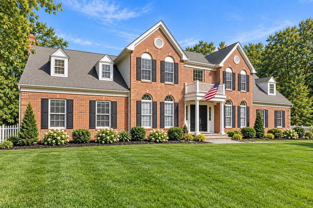 53 Greenwood Road, Hopkinton