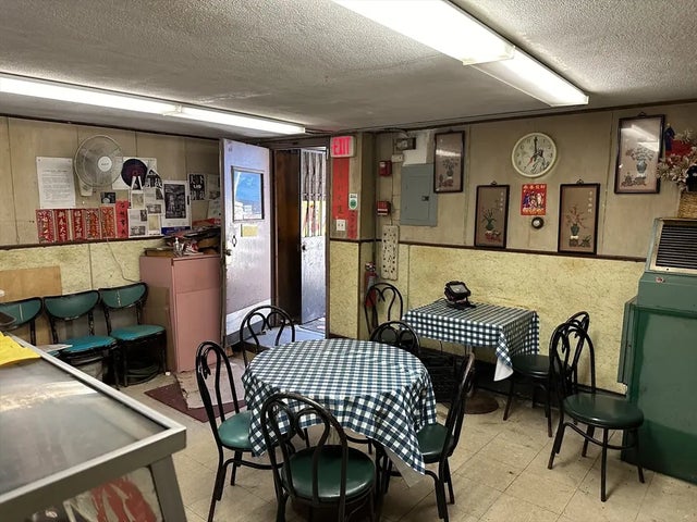 26 Oxford St, Boston