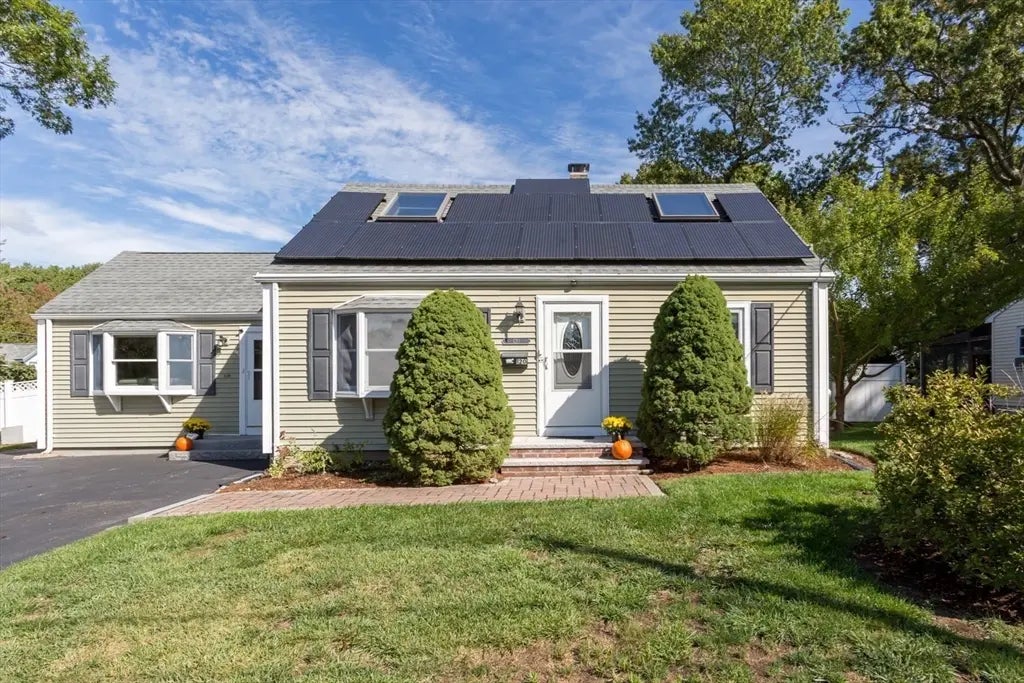 120 Charles Ave Ext, Stoughton