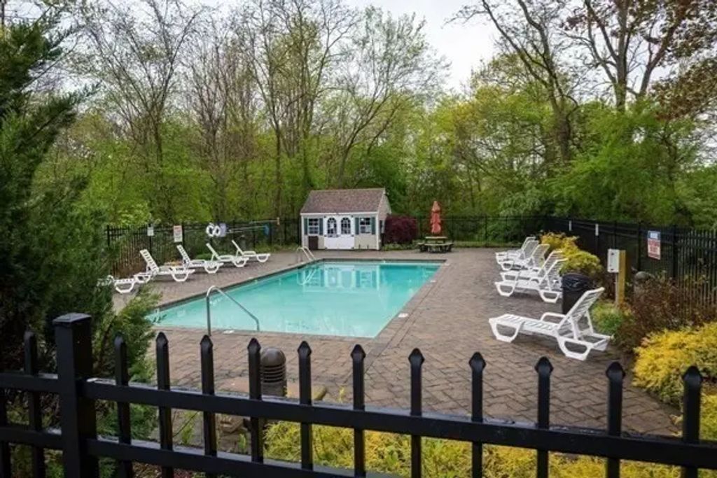 96 Old Colony #234, Taunton