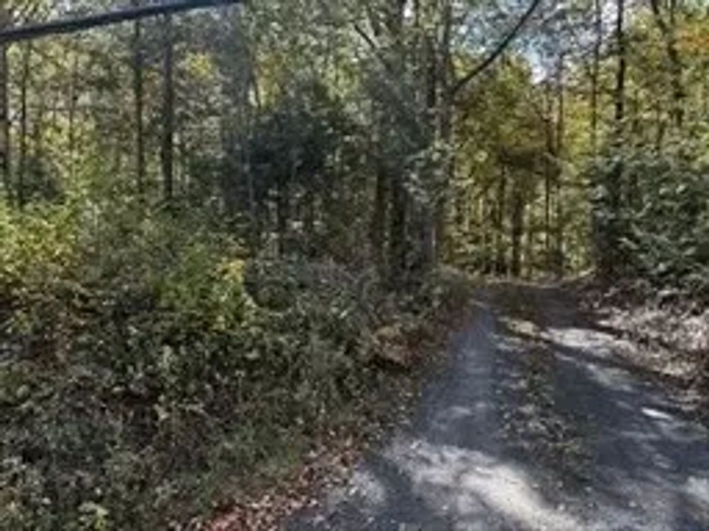Woodland Way, Russell