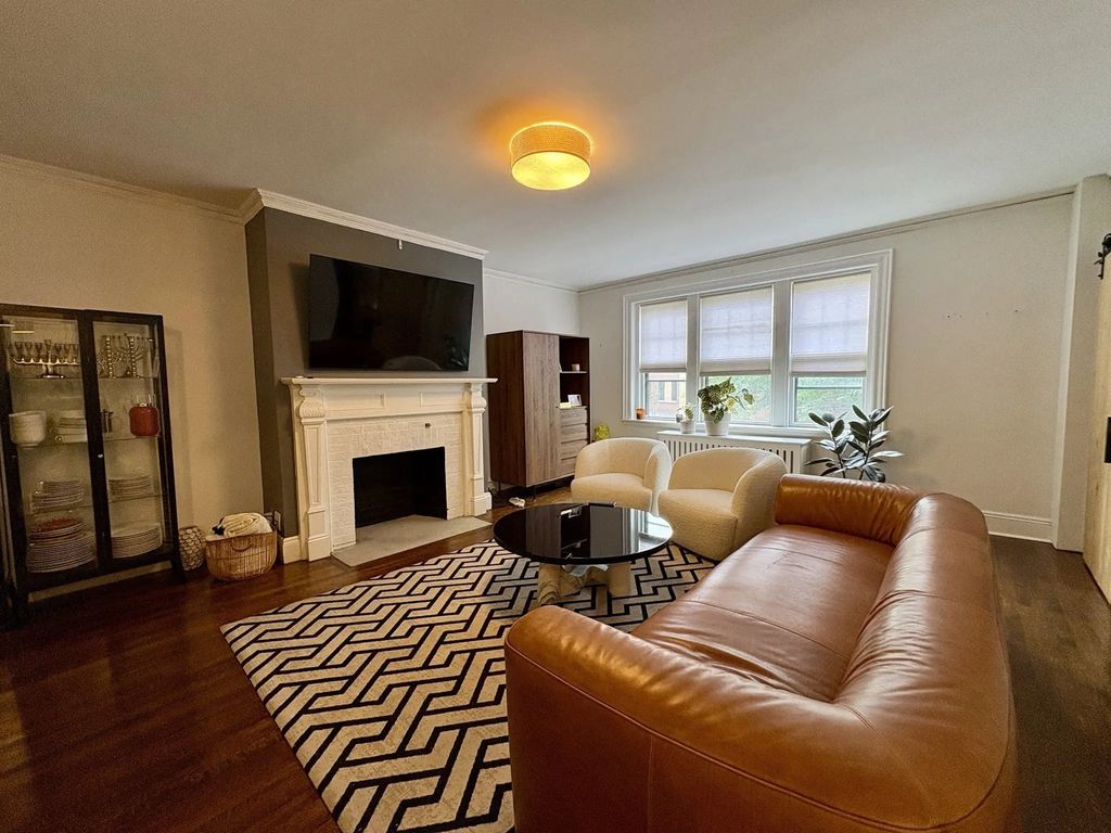 6 Lanark Rd #1, Brookline
