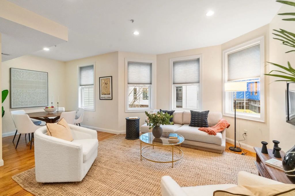 282 Maverick St #2, Boston