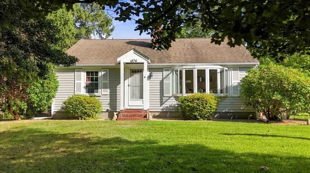 1876 Phinneys Ln, Barnstable