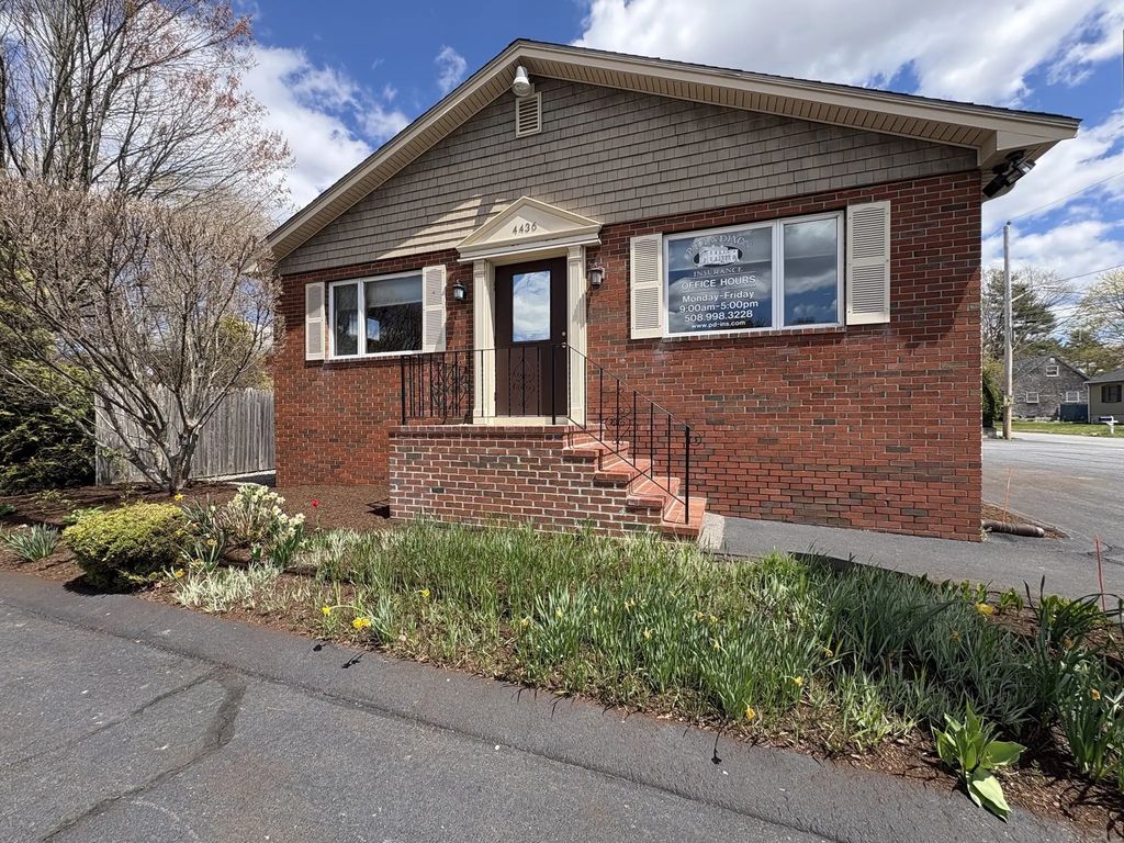 4436 Acushnet Ave, New Bedford
