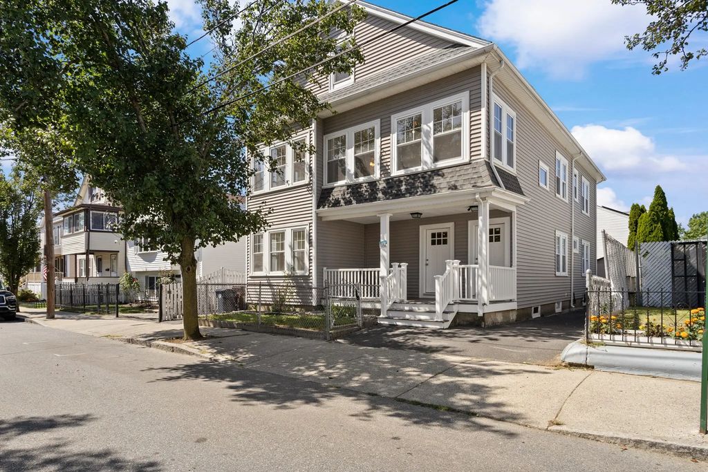 28 Windsor St, Everett