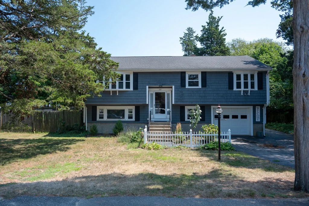 23 Gratto Rd, Marshfield