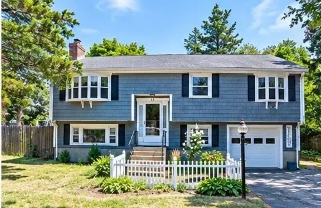 23 Gratto Rd, Marshfield