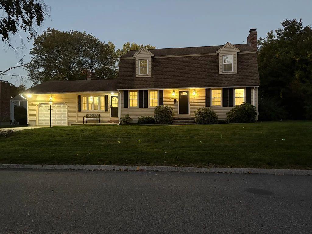 65 Surrey, Lowell